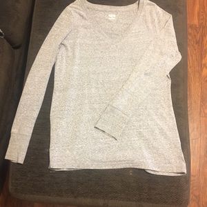 Long sleeve v-neck shirt